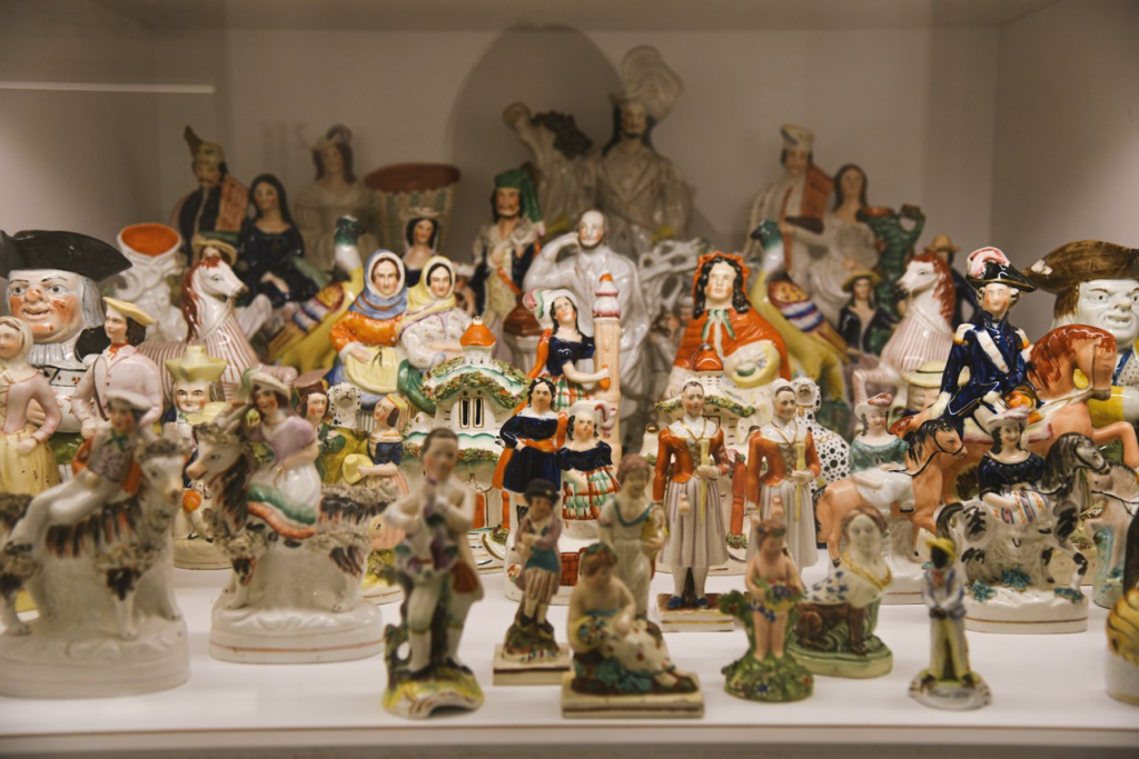 Estatueta de Porcelana Vintage